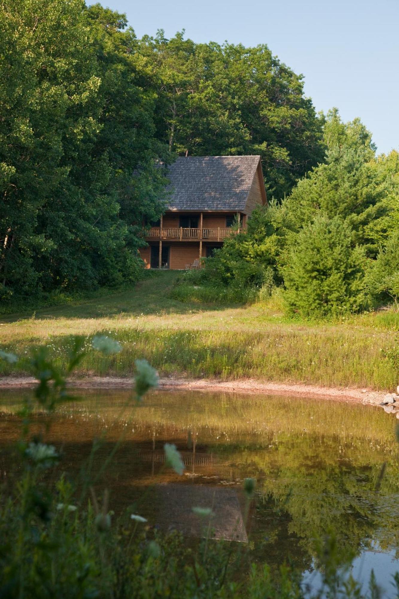 Chanticleer Cabins สเตอร์เจียนเบย์ ภายนอก รูปภาพ