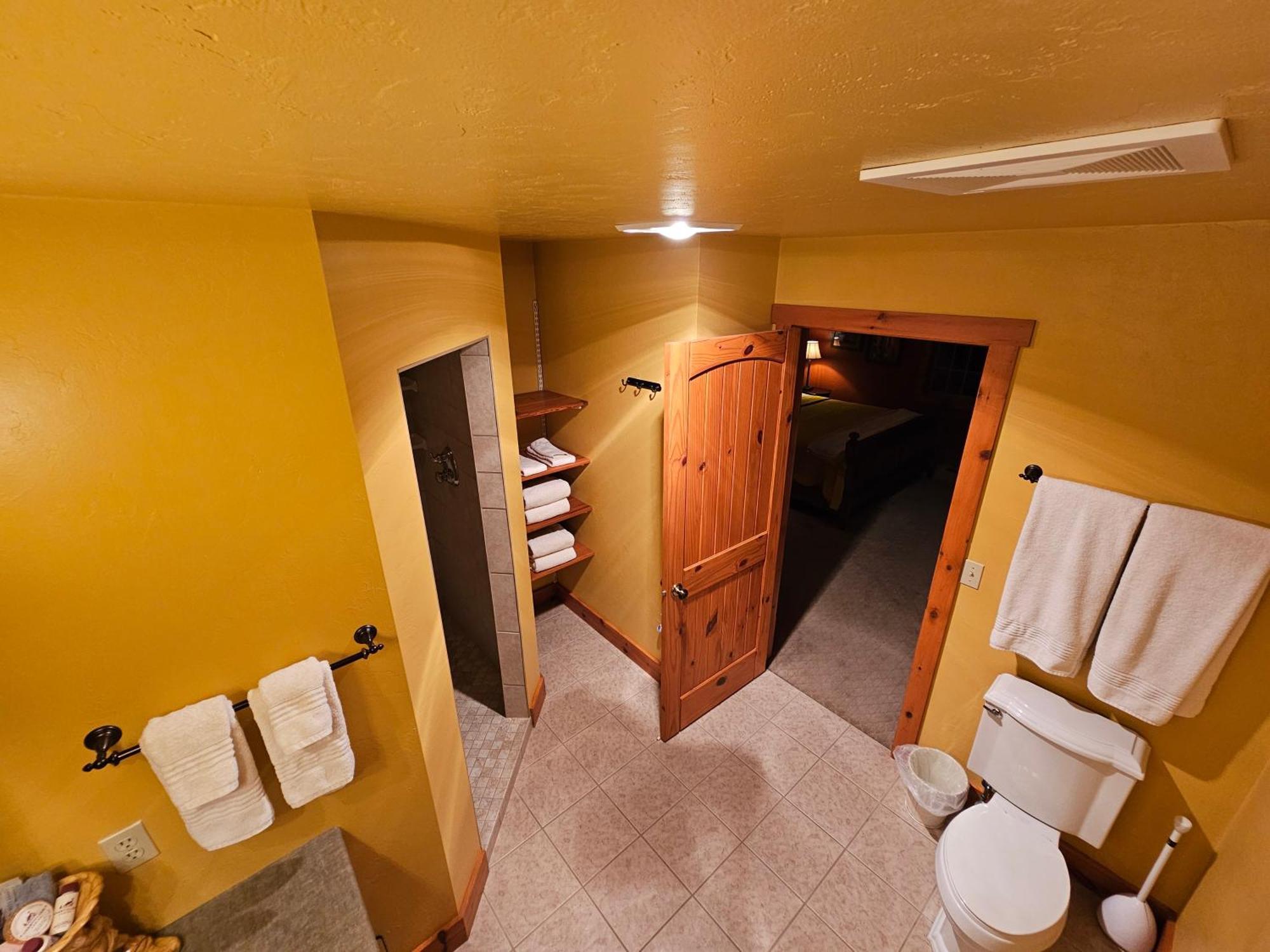 Chanticleer Cabins สเตอร์เจียนเบย์ ภายนอก รูปภาพ