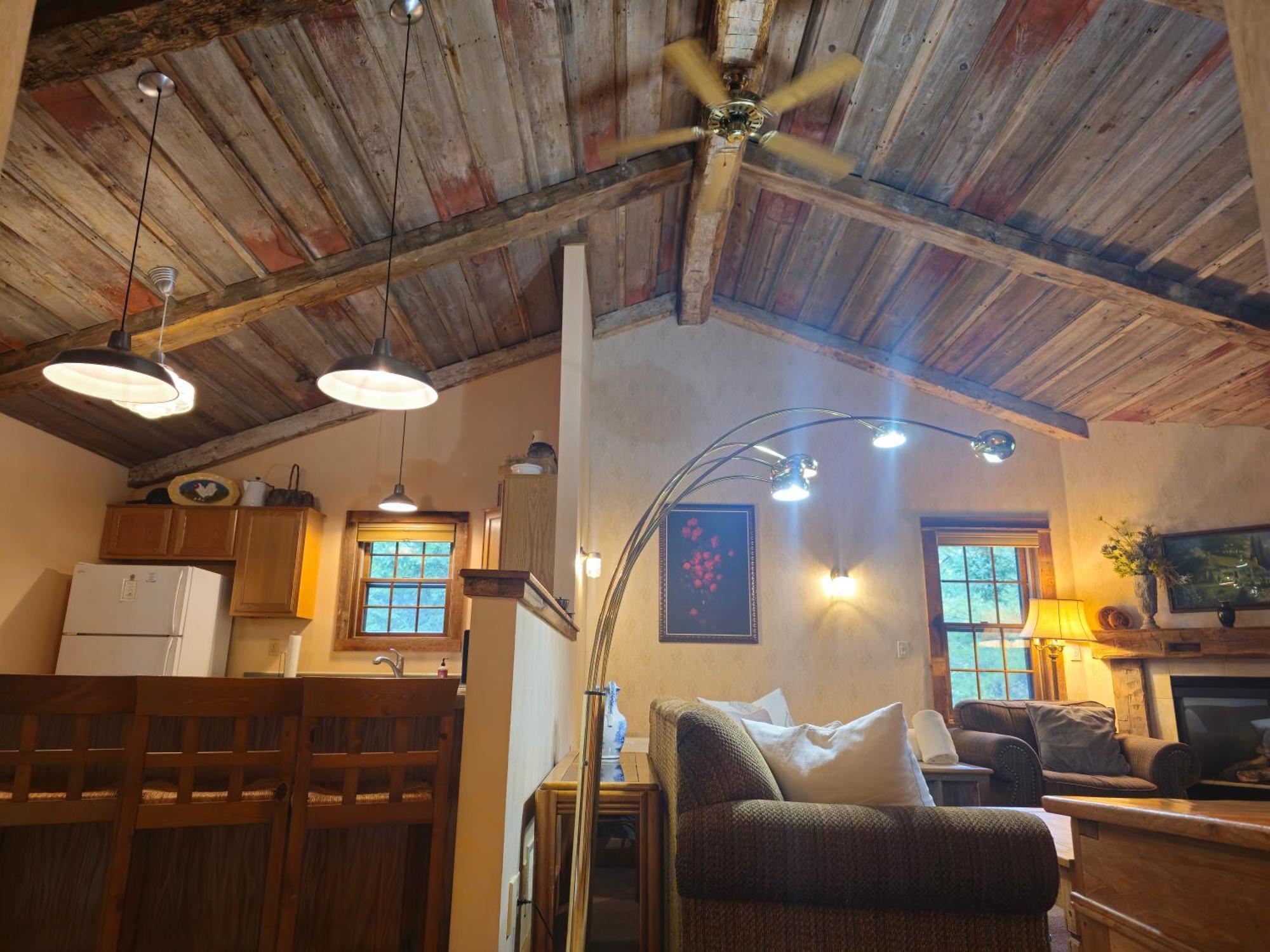 Chanticleer Cabins สเตอร์เจียนเบย์ ภายนอก รูปภาพ